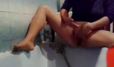 尼斯大山雀西班牙女孩瓦莱里亚性交在酒店房间